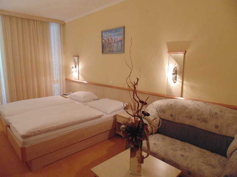 Adria Hotel 3*